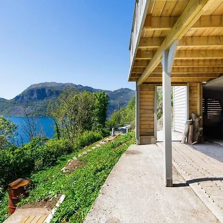 Dom wakacyjny Unique House On The Fjord Near Preikestolen Forsand