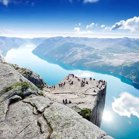 Unique House On The Fjord Near Preikestolen